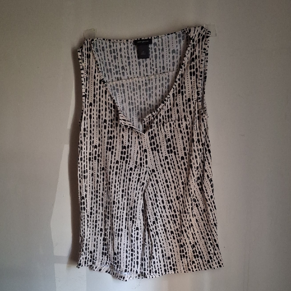 Ann Taylor Monochrome Patterned Top